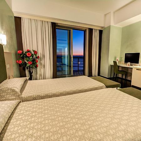 Grand Hotel Salerno Esterno foto