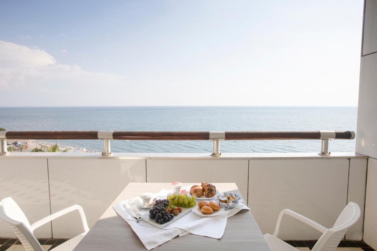 Grand Hotel Salerno Esterno foto