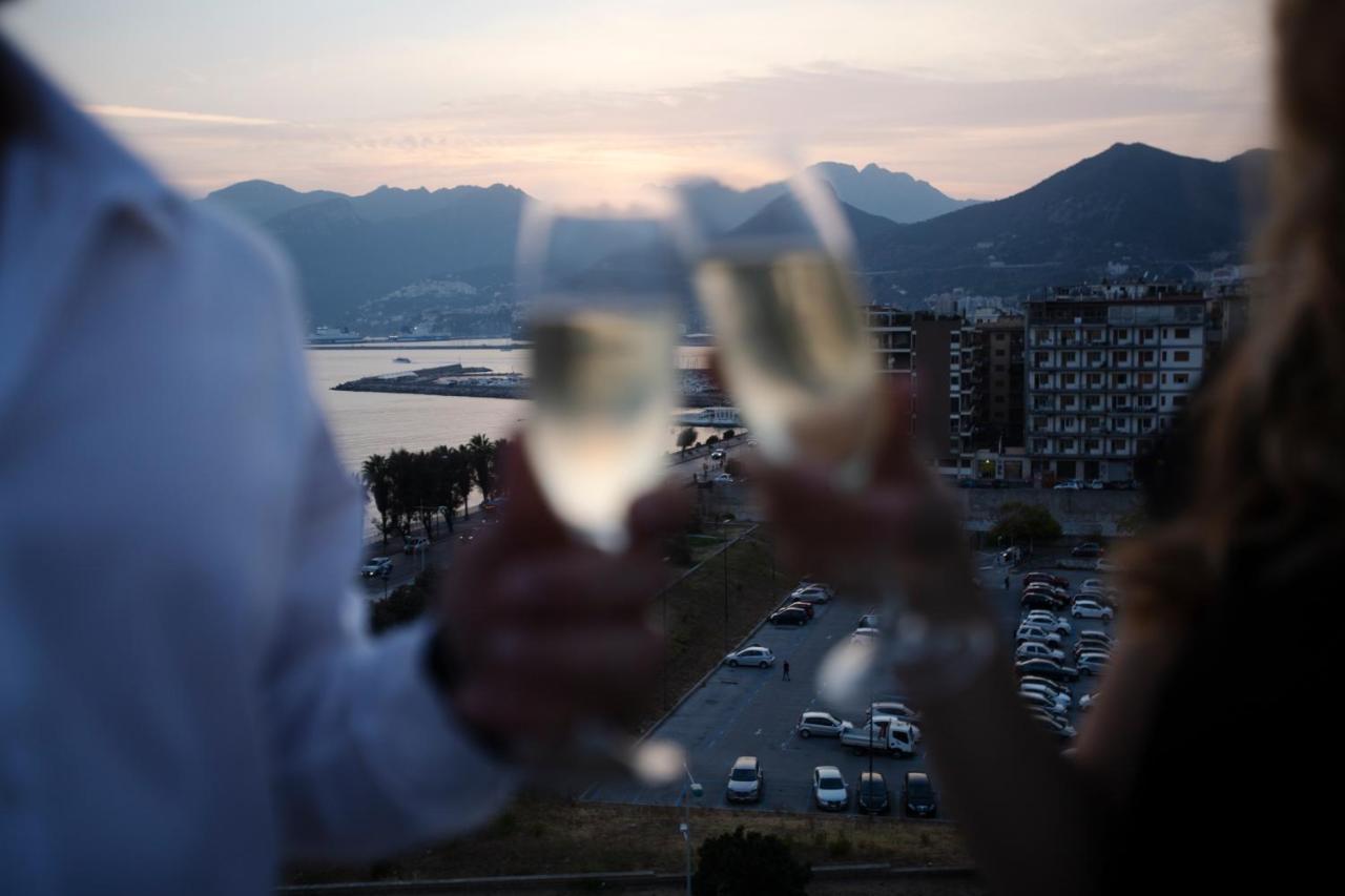 Grand Hotel Salerno Esterno foto
