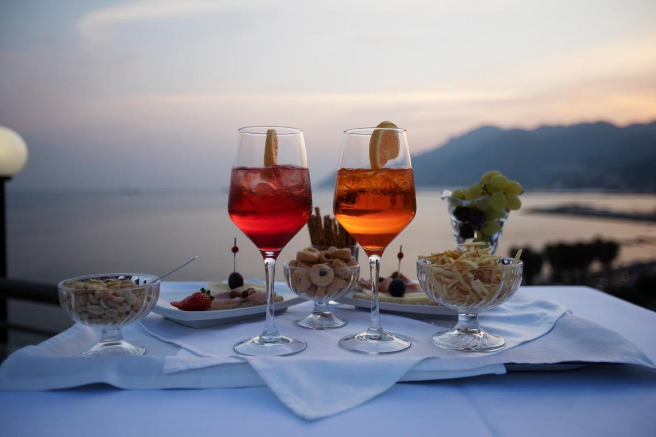 Grand Hotel Salerno Esterno foto