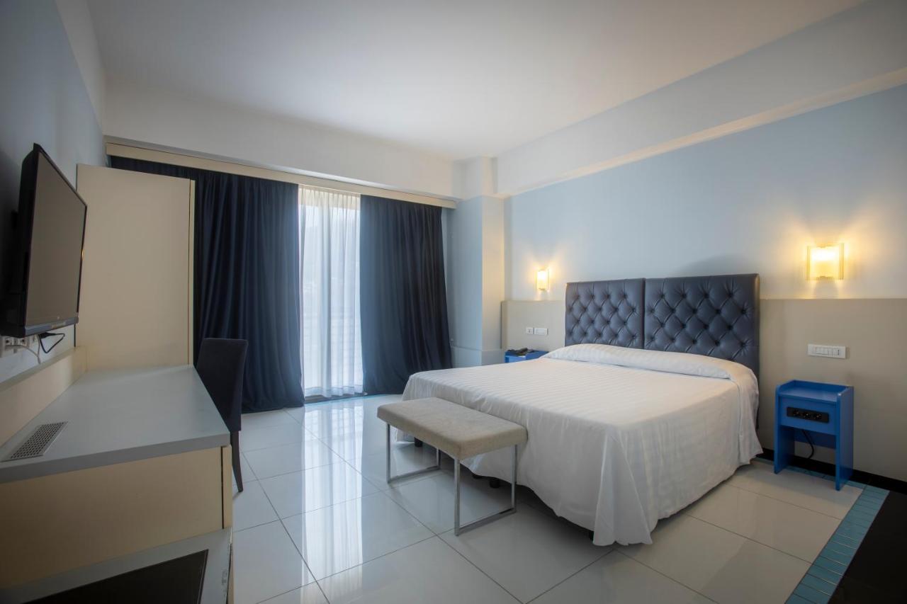 Grand Hotel Salerno Esterno foto