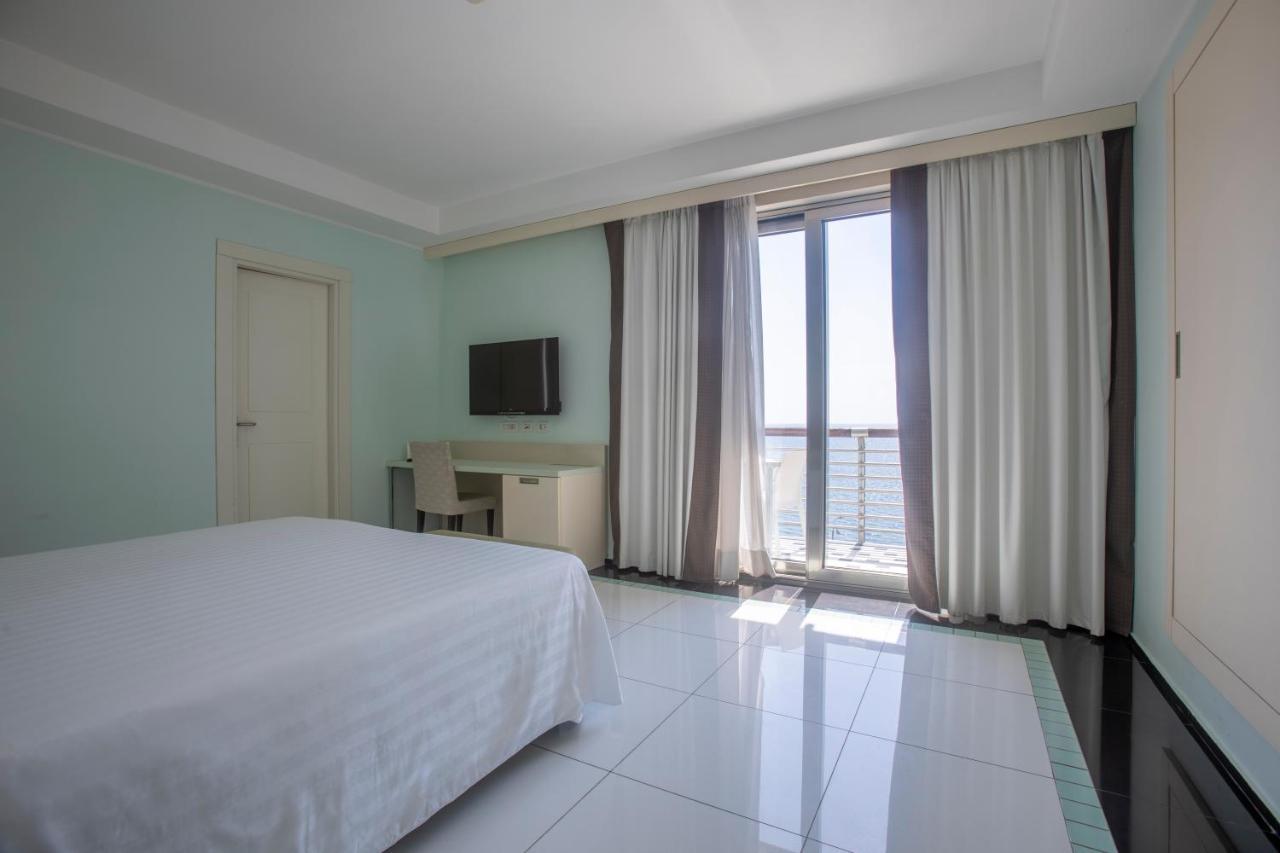 Grand Hotel Salerno Esterno foto