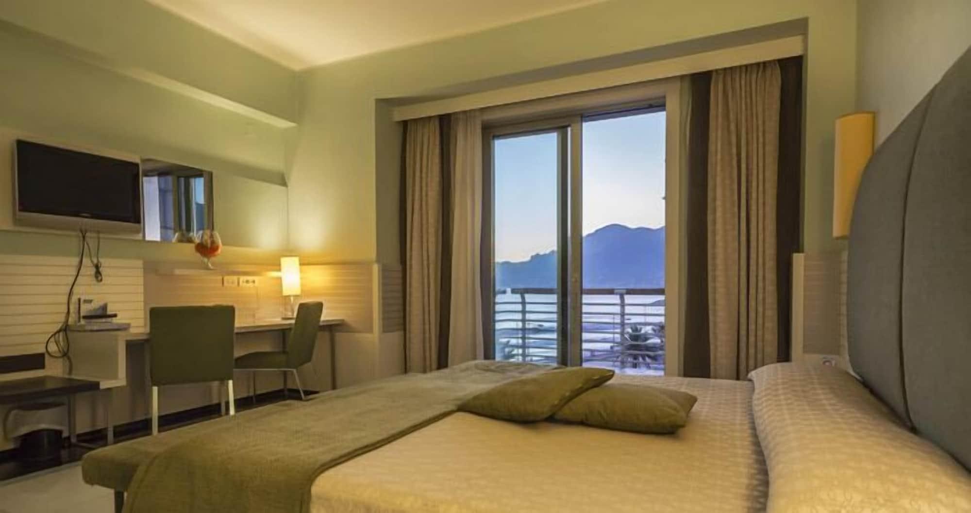 Grand Hotel Salerno Esterno foto