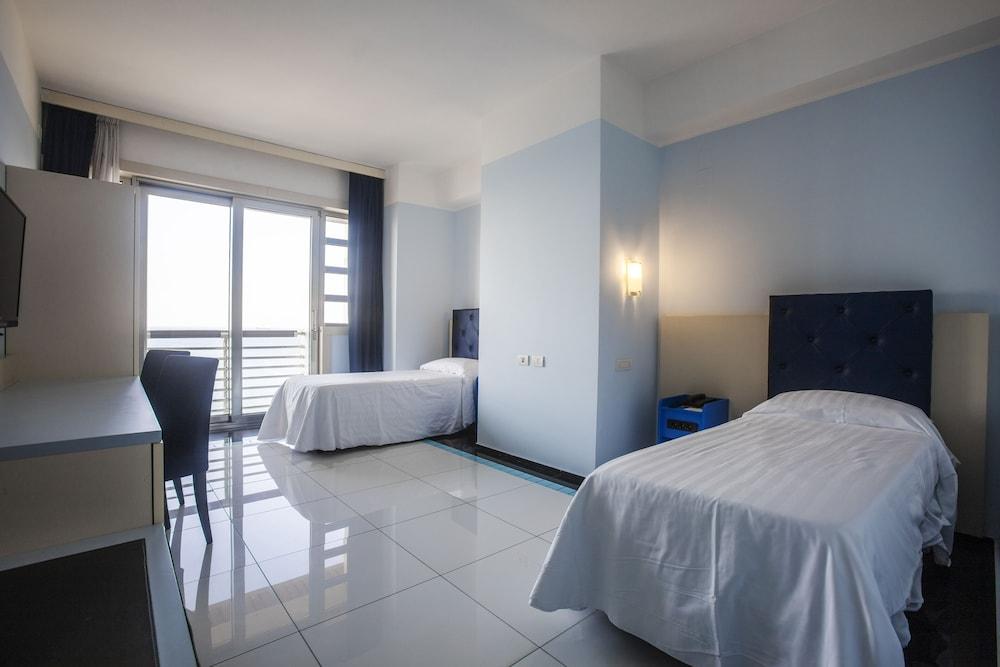 Grand Hotel Salerno Esterno foto