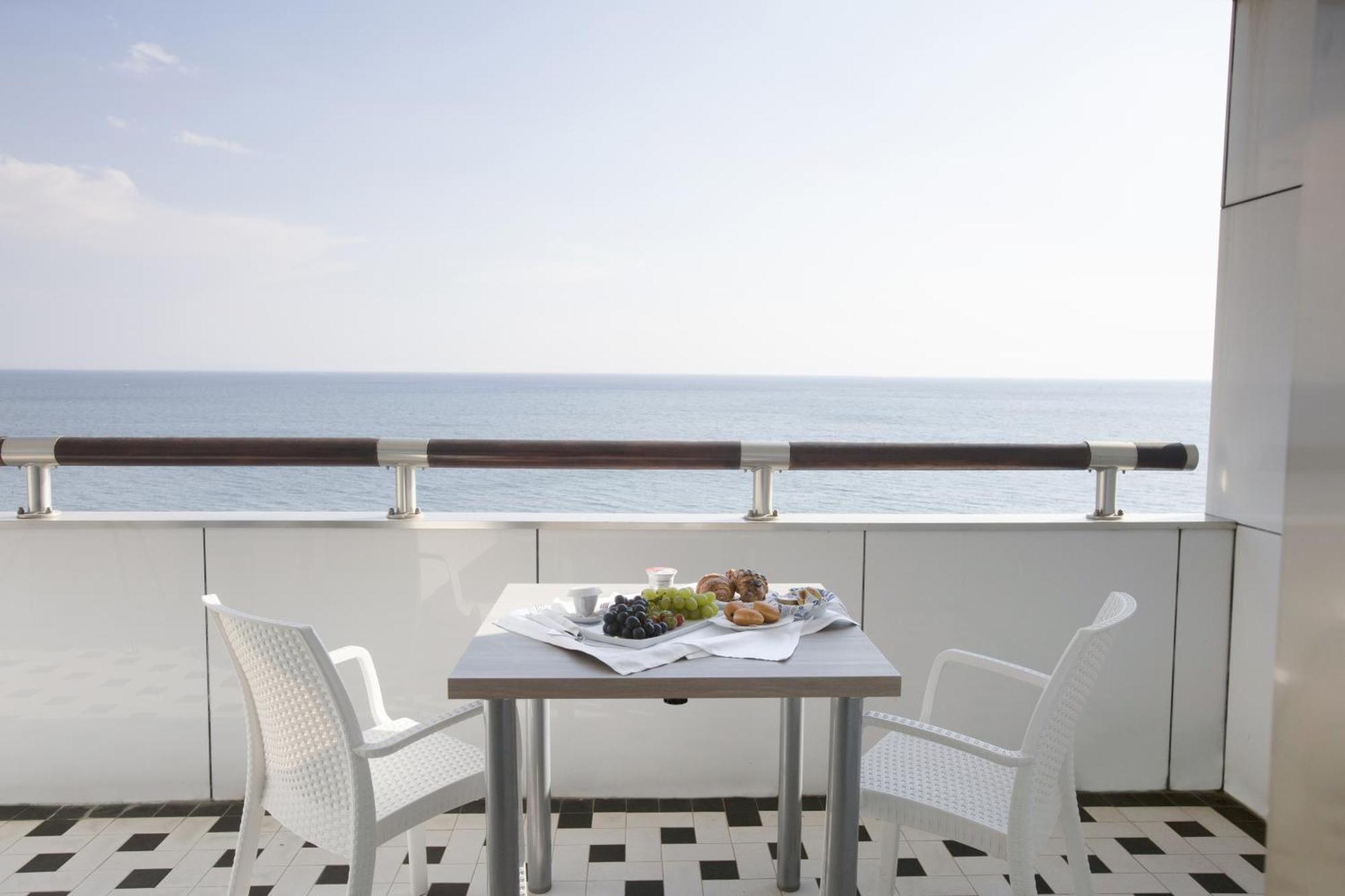 Grand Hotel Salerno Esterno foto