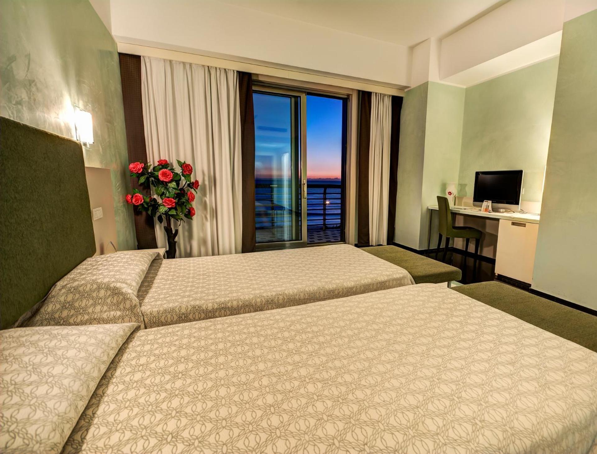 Grand Hotel Salerno Esterno foto