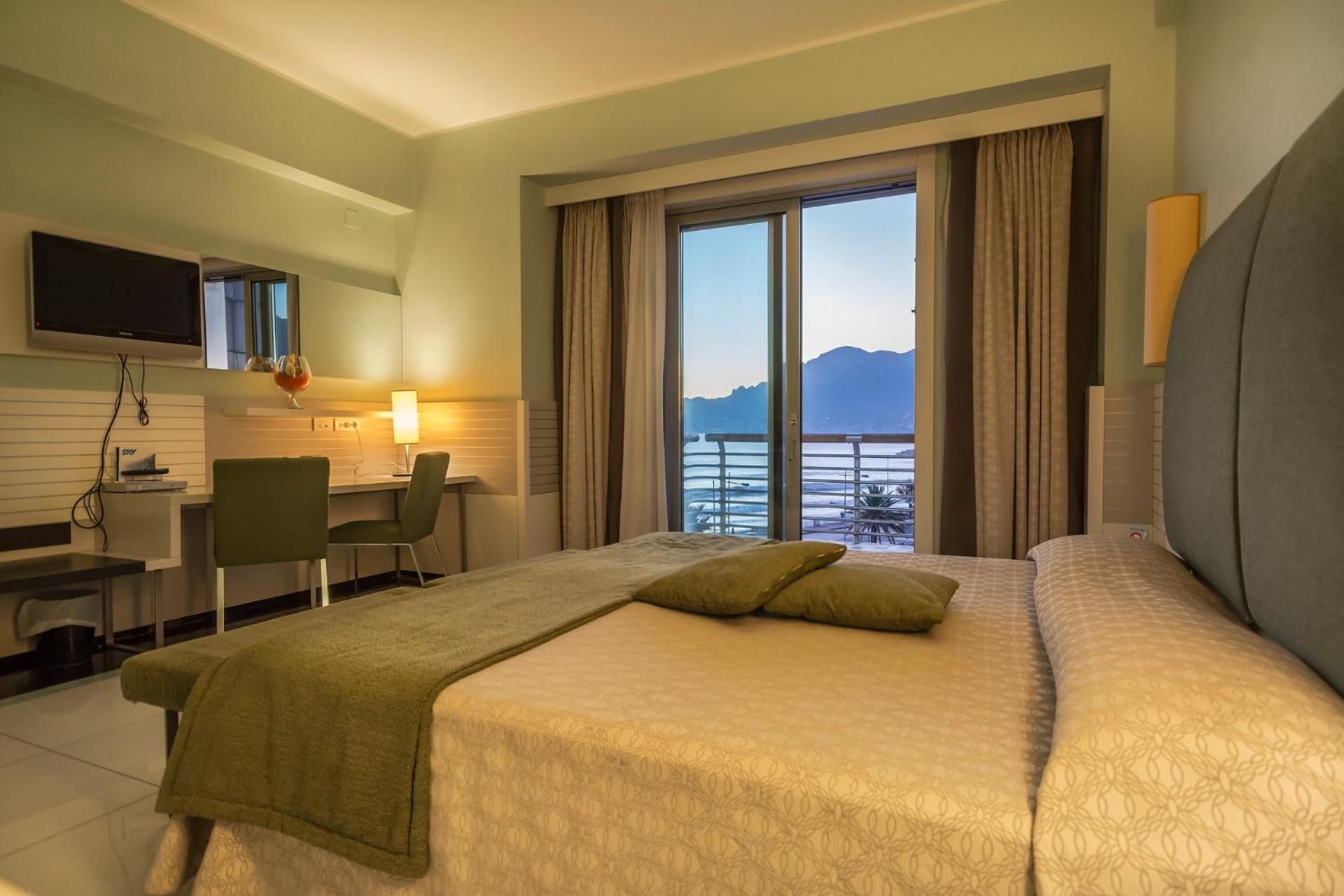 Grand Hotel Salerno Esterno foto